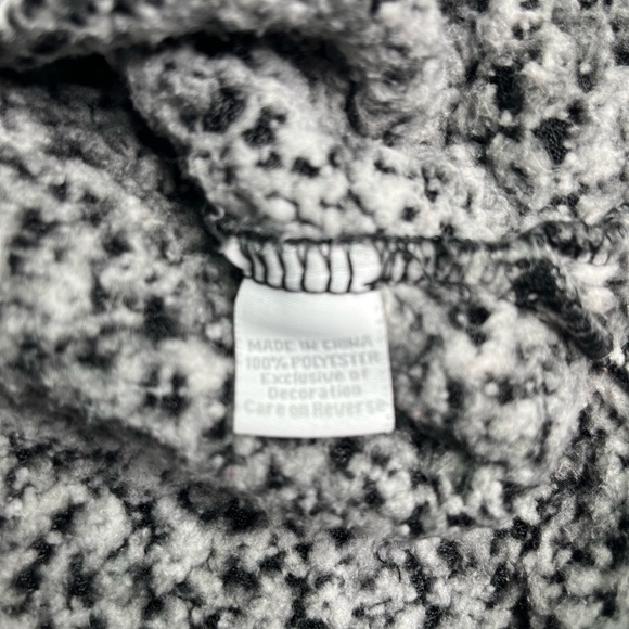 Michigan State Spartans Sherpa 1/4 zip Sweater - Picture 5 of 11